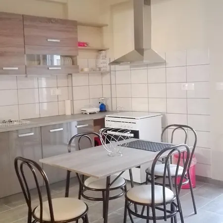 διαμερισμα ισογείου *